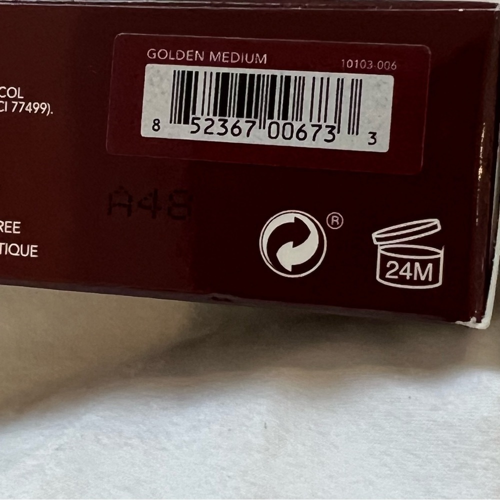WANDER BEAUTY Flash Focus Hydrating Foundation Stick Golden Medium - Picture 6 of 7